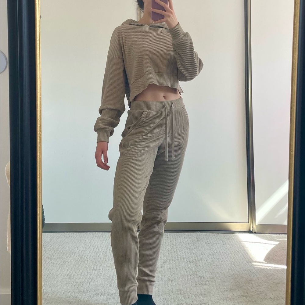 Alo Muse Sweatsuit